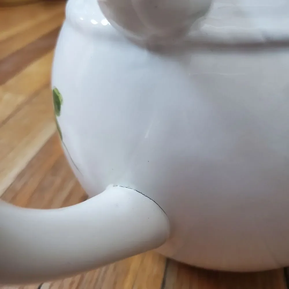 Strawberry basket weave pattern pitcher jug vintage cottagecore Grandmacore